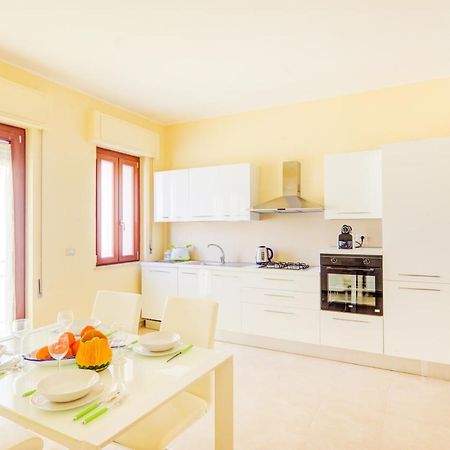 Domus Iose Seaview Apartment Syracuse Exterior photo